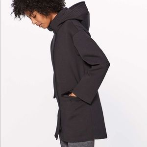 BRAND NEW Lululemon New Form Coat Black Size 2